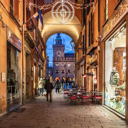 Urbanicooh San Petronio - Torre Asinelli View Apartment Bologna Bagian luar foto