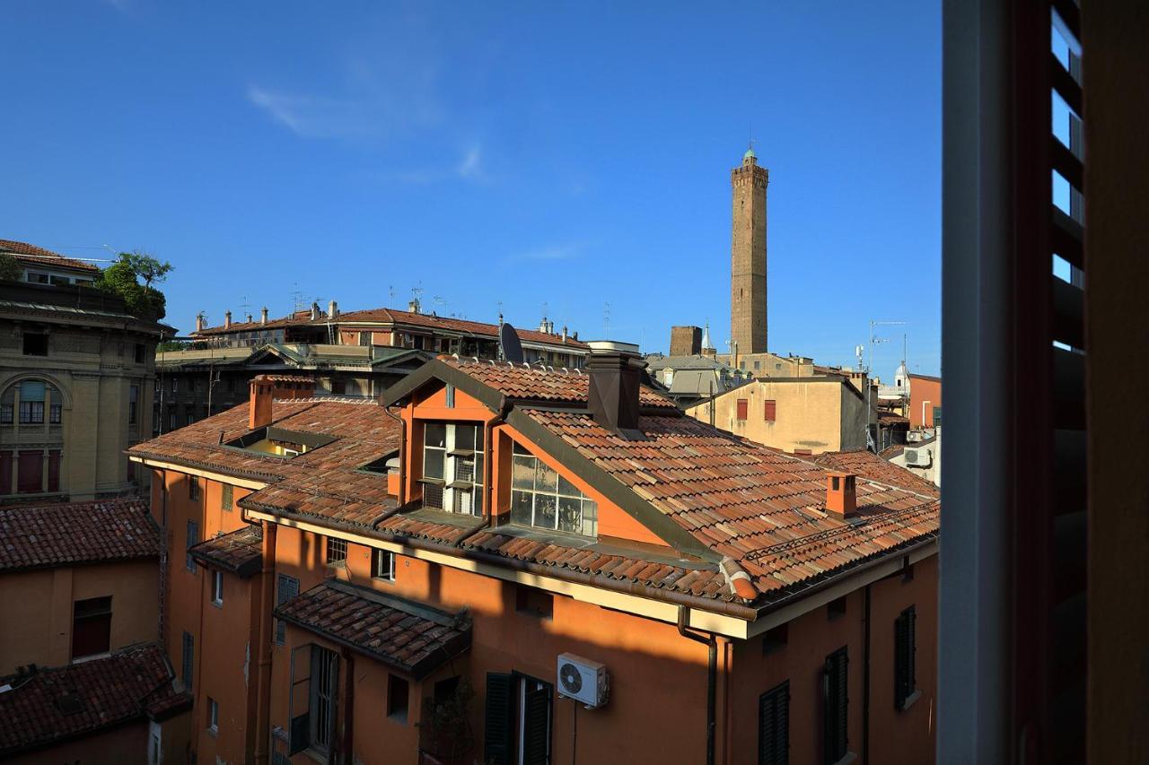 Urbanicooh San Petronio - Torre Asinelli View Apartment Bologna Bagian luar foto